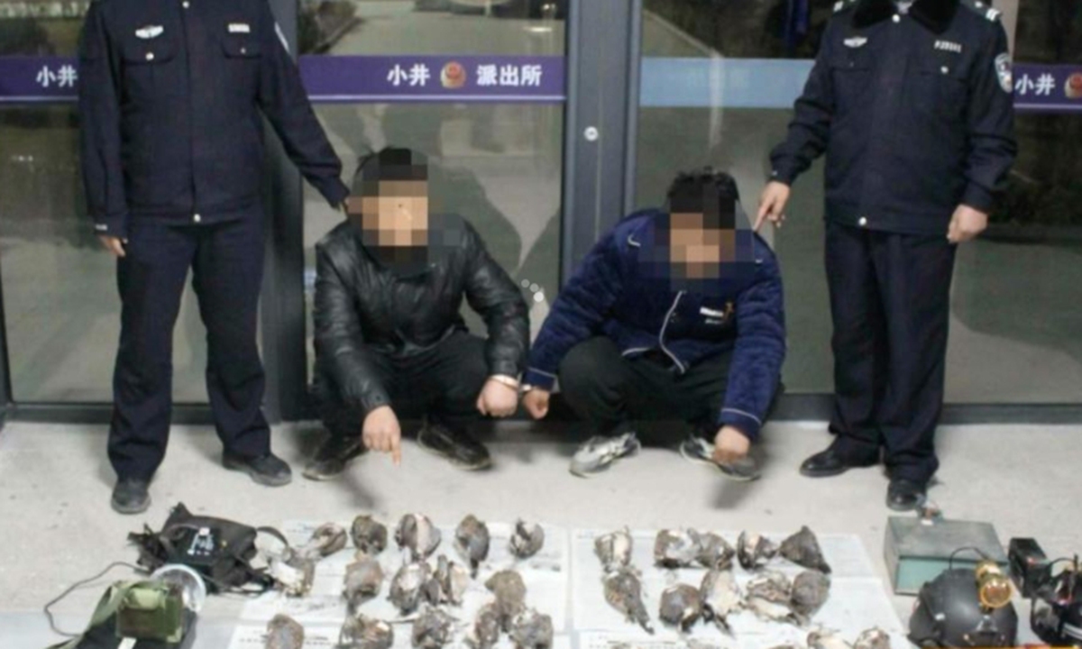 Three men are caught on spot for animal poaching in Shandong.Photo: web