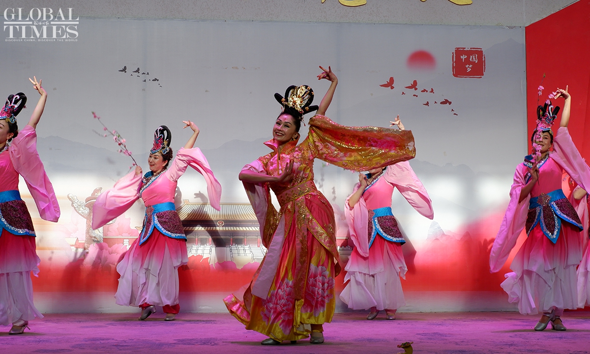 GT on the spot: Joyful singing and dancing in Xinjiang region - Global ...