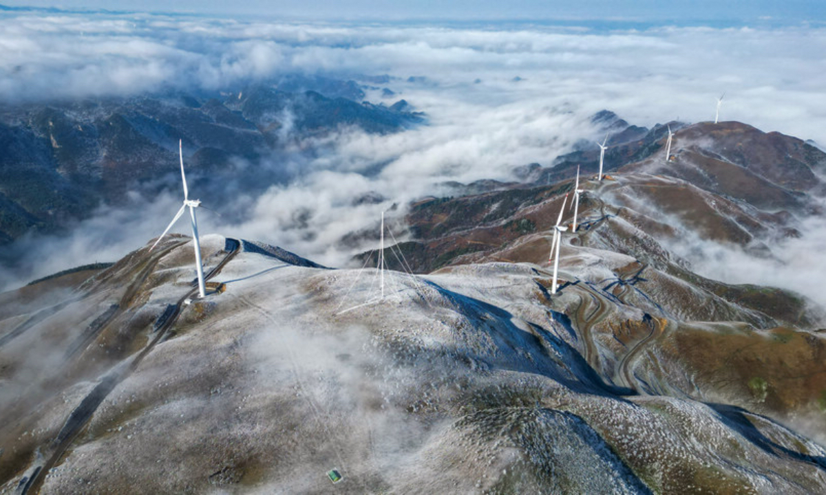 Photo taken on Dec. 23, 2023 shows the beautiful scenery after a snowfall in the Jiucaiping scenic spot in southwest China's Guizhou Province. (Photo: People's Daily Online))