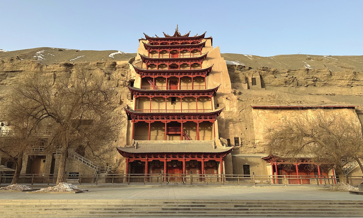 The Nine-Story Temple in the No.96 Mogao Caves 