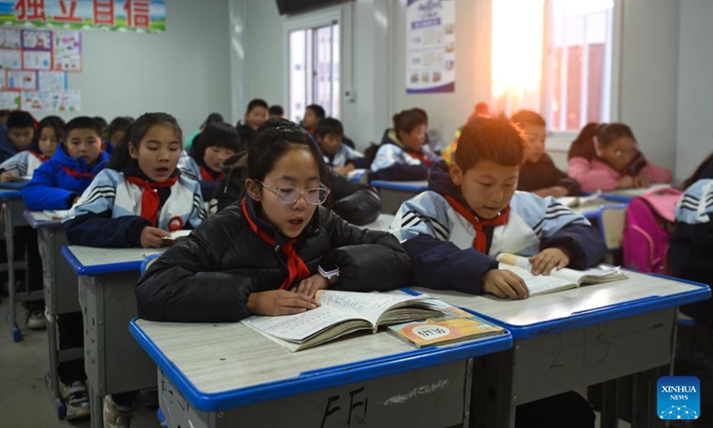 Students attend a class at the central school in Guanting Township of Minhe Hui and Tu Autonomous County, Haidong City, northwest China's Qinghai Province, Jan. 2, 2024. Quake-affected primary and secondary schools in Qinghai resumed offline classes on Tuesday. (Photo: Xinhua)