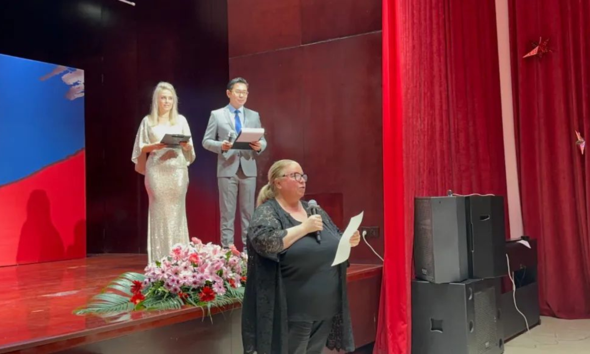 Tatiana Urzhumtseva (front), director of the Russian Cultural Center in Beijing Photo: Courtesy of the Russian Cultural Center in Beijing