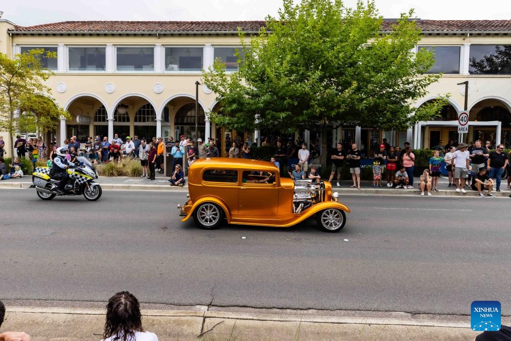 A car takes part in the city cruise during the Summernats car festival in Canberra, Australia, Jan. 4, 2024.(Photo: Xinhua)