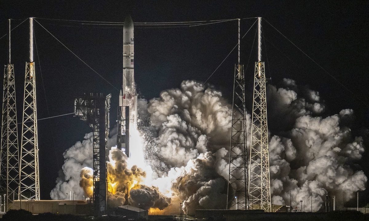 The brand new rocket, United Launch Alliance's (ULA) Vulcan Centaur, lifts off from Space Launch Complex 41d at Cape Canaveral Space Force Station in Cape Canaveral, Florida, on January 8, 2024, for its maiden voyage, carrying Astrobotic's Peregrine Lunar Lander. Photo: AFP  