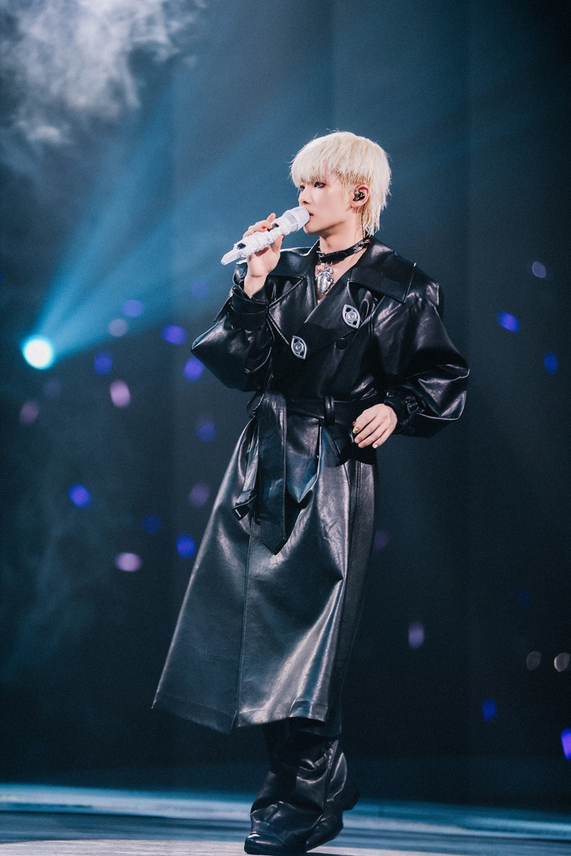 Zhou Zhennan sings at a concert in Guangzhou, Guangdong Province. Photo: Courtesy of Wajijiwa