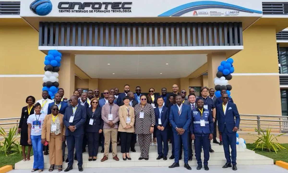 The opening ceremony of China-donated Integrated Center for Technological Training (CINFOTEC) Huambo Photo: Courtesy of Aviation Industry Corporation of China (AVIC)