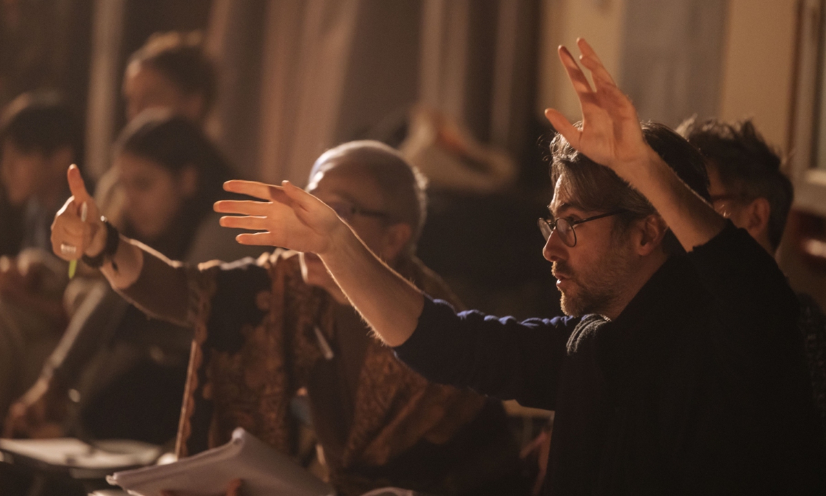 French director Jean Bellorini oversees a rehearsal of the the Chinese edition of <em>Les Misérables</em>. Photo: Li Hao/GT