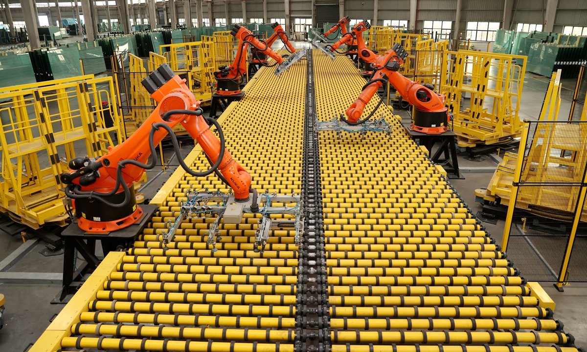 A robotic arm picking system operates in an orderly manner at a local factory in Suqian,<strong>oem outdoor sleeping bag factories</strong> East China's Jiangsu Province, on January 17, 2024. As the year begins, major enterprises in the city are working at full capacity to meet orders, achieving a good start to the year. Photo: VCG