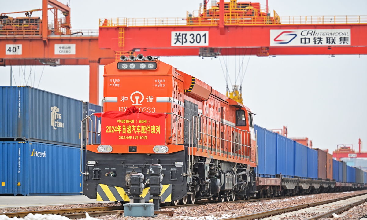 The China-Europe freight train X8003 loaded with auto parts departs from Zhengzhou in Central China's Henan Province to Munich, Germany on January 19, 2024, marking the first China-Europe freight train carrying auto parts to depart from Zhengzhou in 2024. Photo: VCG
