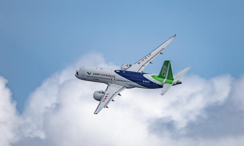 The C919 aircraft is seen at a flight performance during the 2024 Singapore Airshow on February 20, 2024. Photo: VCG