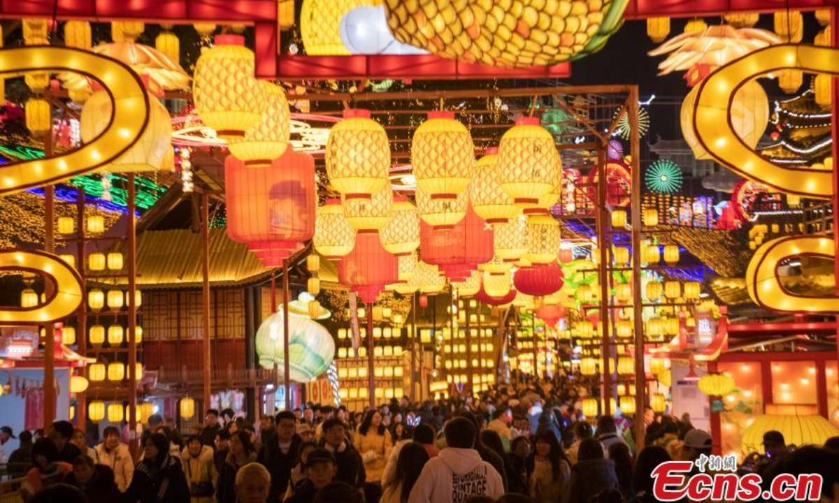 Featured lanterns are illuminated at the 30th Zigong International Dinosaur Lantern Show in southwest China's Sichuan Province, Feb 7, 2024. Photo:China News Service