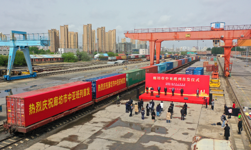 An aerial photo taken on April 28, 2023 shows a freight train heading to Tashkent, capital of Uzbekistan, from Langfang, North China's Hebei Province. This is the first Langfang-Tashkent freight train under the China Europe Railway Express. Photo: VCG 