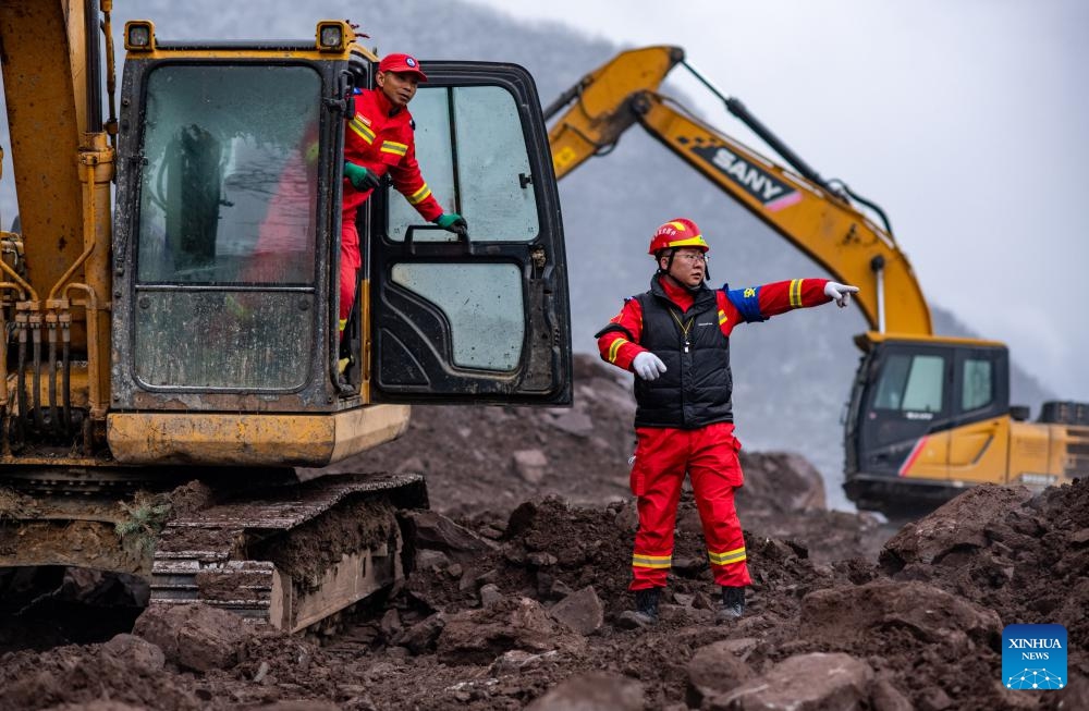 Rescuers carry out rescue operations with the help of radar in Liangshui Village, Tangfang Town, Zhenxiong County, southwest China's Yunnan Province, Jan. 24, 2024. The death toll from a landslide that struck a mountainous village in southwest China's Yunnan Province on Monday had climbed to 34 as of 5 p.m. Wednesday, local authorities said. Another 10 people are still missing, according to the local disaster relief headquarters.(Photo: Xinhua)