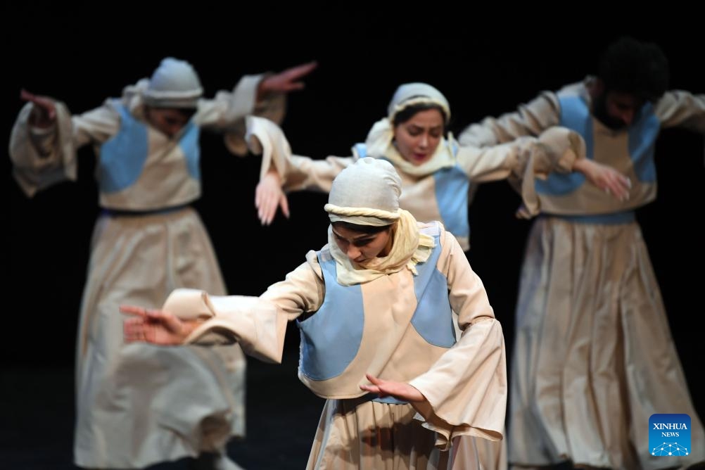 Performers dance during the 42nd Fadjr International Theater Festival in Tehran, Iran, Jan. 29, 2024.(Photo: Xinhua)