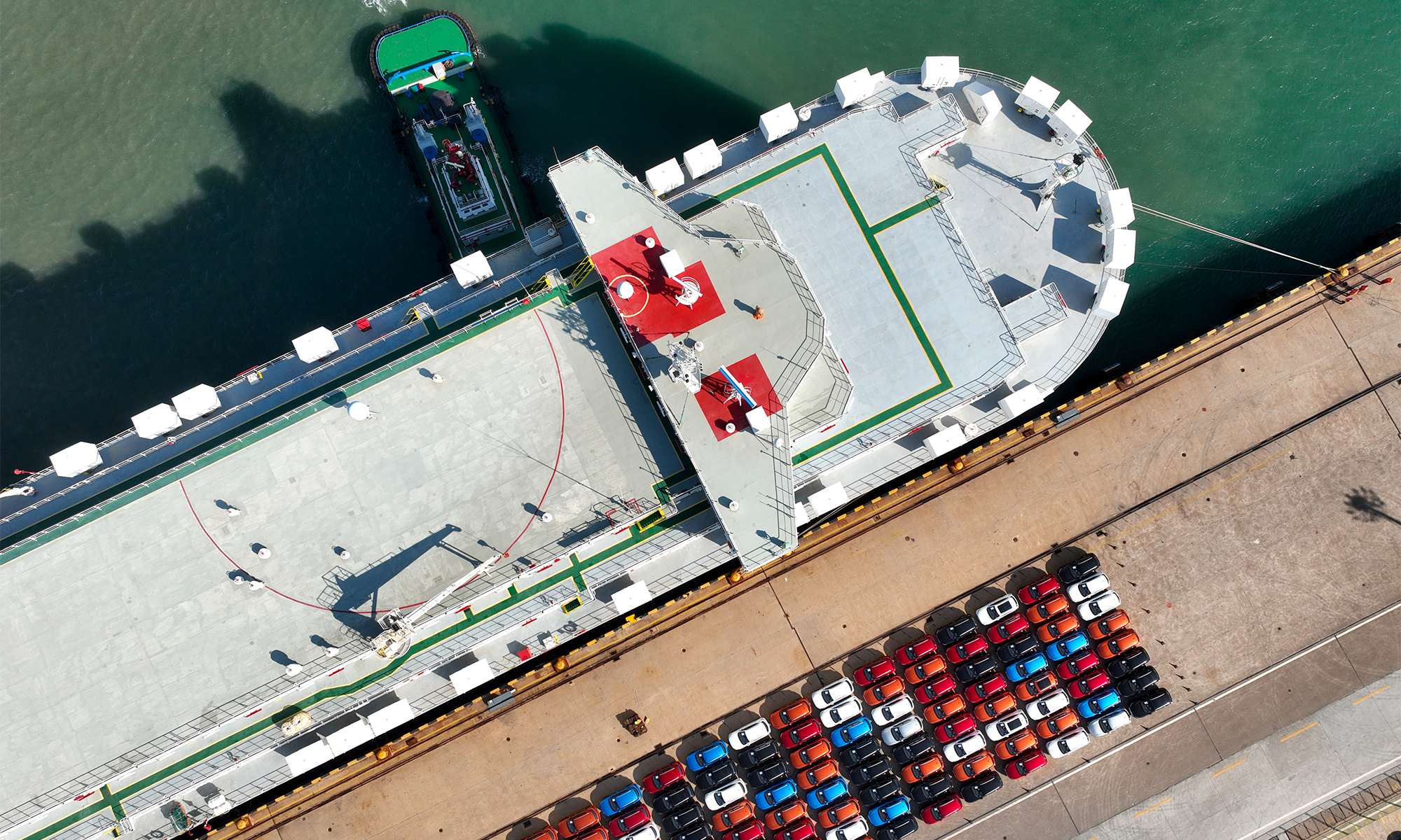 A Ro-Ro ship docks at a berth and prepares to load vehicles destined for export in Lianyungang, East China's Jiangsu Province, on November 12, 2023. Photo:VCG