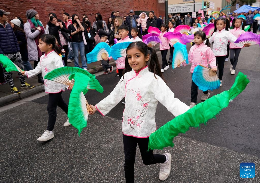Children participate in a performance celebrating the upcoming Chinese Lunar New Year in Chinatown, San Francisco, the United States, Feb. 3, 2024.(Photo: Xinhua)