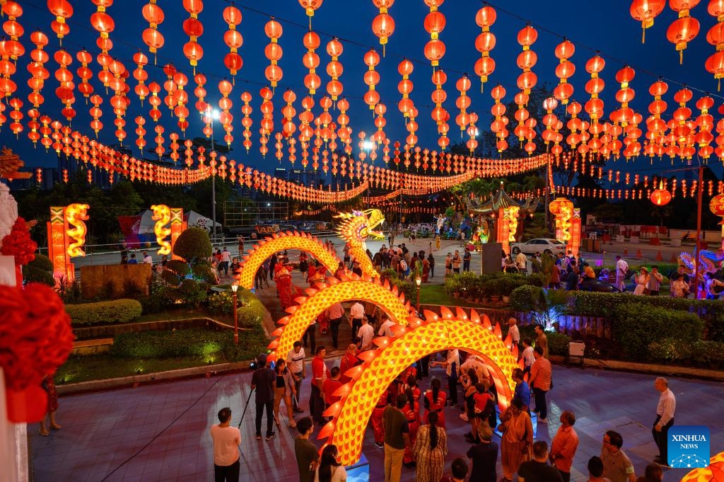 A dragon-shaped lantern is lit up to greet the upcoming Year of the Dragon in Kuala Lumpur, Malaysia, Feb. 3, 2024.(Photo: Xinhua)