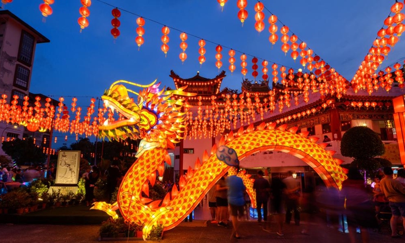 A dragon-shaped lantern is lit up to greet the upcoming Year of the Dragon in Kuala Lumpur, Malaysia, Feb. 3, 2024.(Photo: Xinhua)