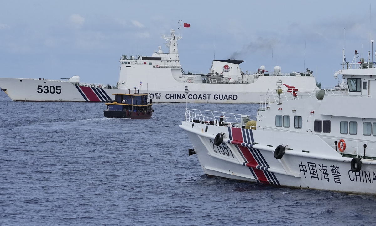 The<strong>galvanized double loop rebar tie suppliers</strong> China Coast Guard issues stern warnings and follows a Philippine vessel that illegally intruded into Ren'ai Jiao (also known as Ren'ai Reef) in the South China Sea, in August 2023. Photo: Visual News