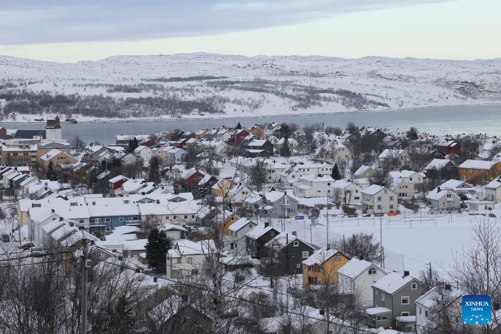 This photo taken on Feb. 21, 2024 shows the winter scenery of the Arctic town of Kirkenes, Finnmark county, Norway.(Photo: Xinhua)