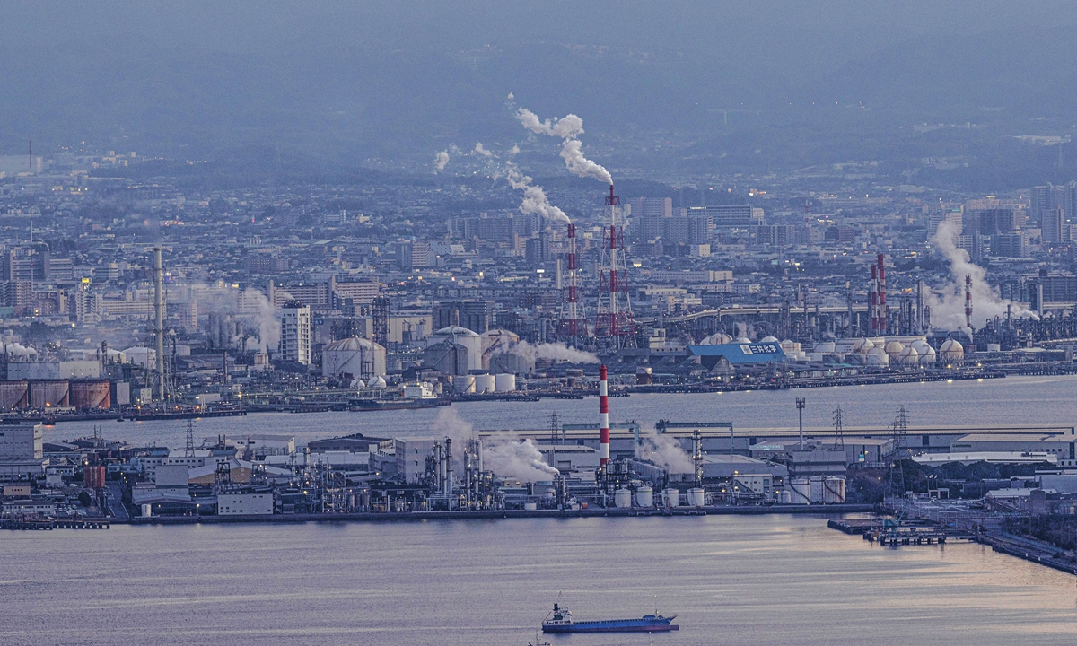 Smoke billows in an industrial district in Osaka, Japan, on February 12, 2024. Photo: VCG