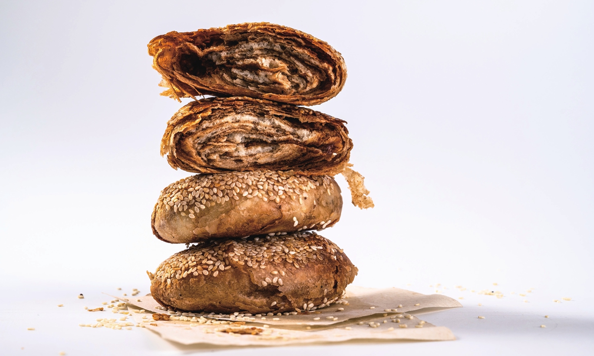 Sesame <em>shaobing</em>, a local snack of Beijing Photo: VCG