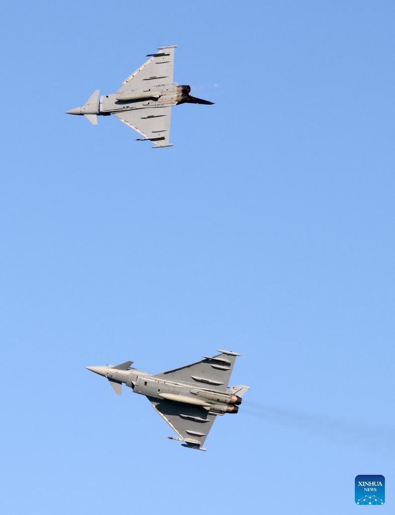 Fighters perform in a celebration of Kuwait's national and liberation days in Capital Governorate, Kuwait, Feb. 26, 2024. Kuwaitis celebrate their national and liberation days on Feb. 25 and 26 every year.(Photo: Xinhua)