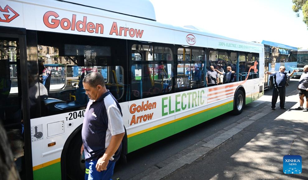 Passengers board a BYD electric bus in Cape Town, South Africa, Feb. 28, 2024. China-made electric buses have been incorporated into the day-to-day operations of Golden Arrow Bus Services here.(Photo: Xinhua)