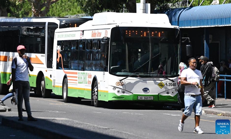Passengers board a BYD electric bus in Cape Town, South Africa, Feb. 28, 2024. China-made electric buses have been incorporated into the day-to-day operations of Golden Arrow Bus Services here.(Photo: Xinhua)