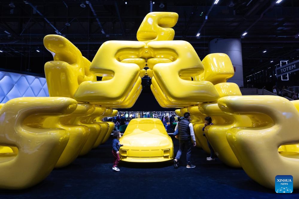 People visit the Renault booth at the 91st Geneva International Motor Show in Geneva, Switzerland, Feb. 28, 2024. The 91st Geneva International Motor Show opened to the public on Feb. 27 and will last until March 3.(Photo: Xinhua)