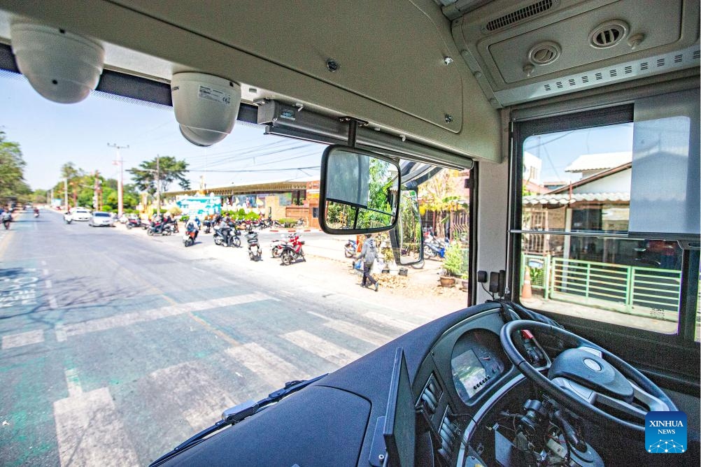 An autonomous electric bus powered by 5G technology is in operation in Ayutthaya, Thailand, March 5, 2024. An autonomous electric bus powered by 5G technology has recently started trial operation in the city of Ayutthaya. The bus seats 20 passengers and will end its trial run in July.(Photo: Xinhua)
