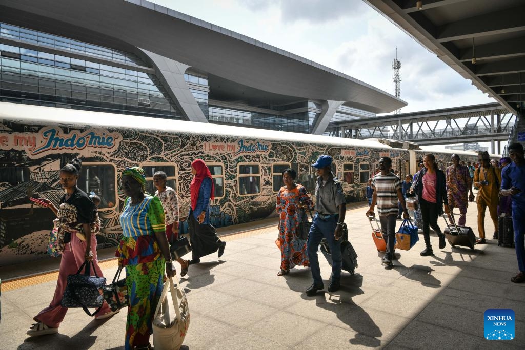 Passengers get off a train from Ibadan at the Mobolaji Johnson Railway Station of the Lagos-Ibadan Railway in Lagos, Nigeria, on March 2, 2024. Built by China Civil Engineering Construction Corporation (CCECC), the Lagos-Ibadan Railway connects Nigeria's economic center Lagos and the southwest industrial city Ibadan.(Photo: Xinhua)