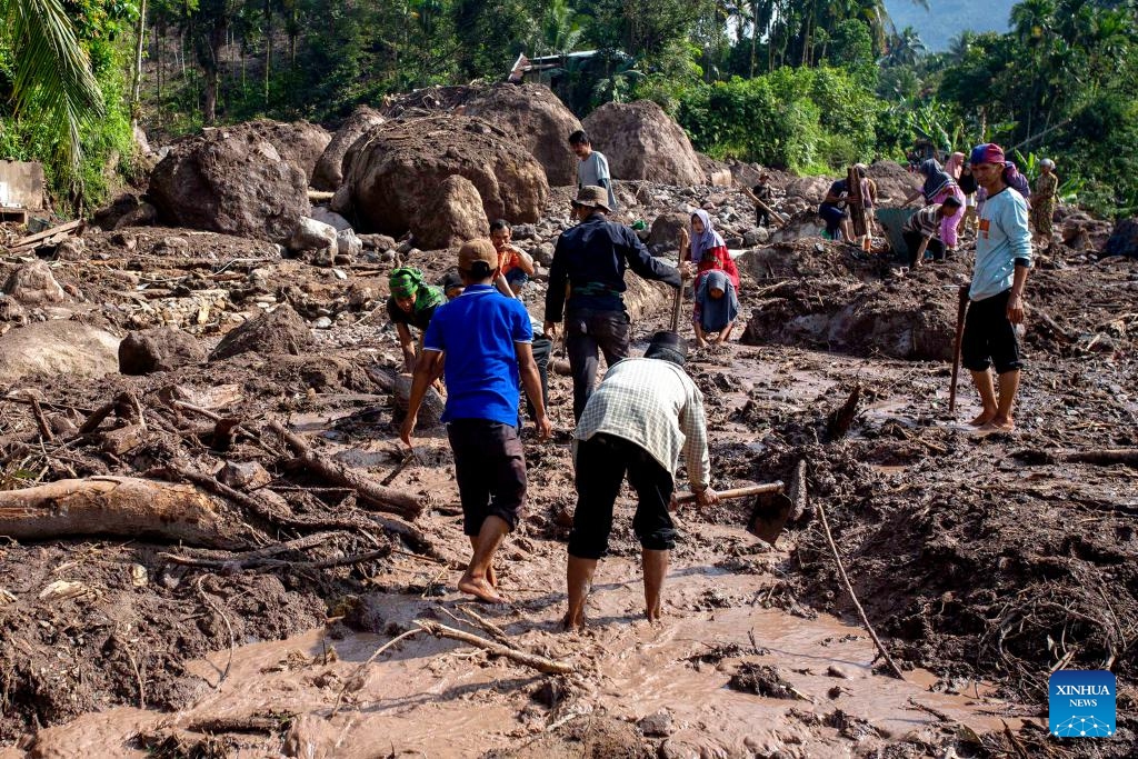 Rescuers carry out search operation after floods and landslides at Pesisir Selatan Regency in West Sumatra, Indonesia, March 13, 2024. The death toll from floods and landslides in the Indonesian province of West Sumatra has risen to 32, the country's National Disaster Mitigation Agency reported on Tuesday.(Photo: Xinhua)