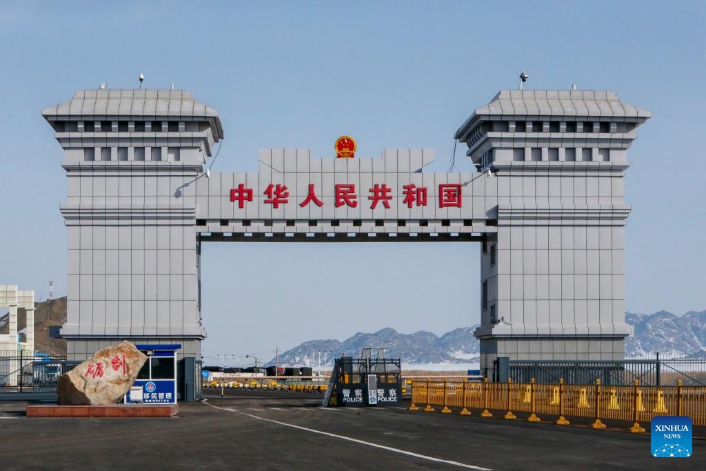 The Takixken road port is seen in northwest China's Xinjiang Uygur Autonomous Region, March 13, 2024. Located in Qinghe County of Altay, northwest China's Xinjiang Uygur Autonomous Region, the Takixken road port is on the China-Mongolia-Russia economic corridor and is a key port for importing coal from Mongolia.(Photo: Xinhua)
