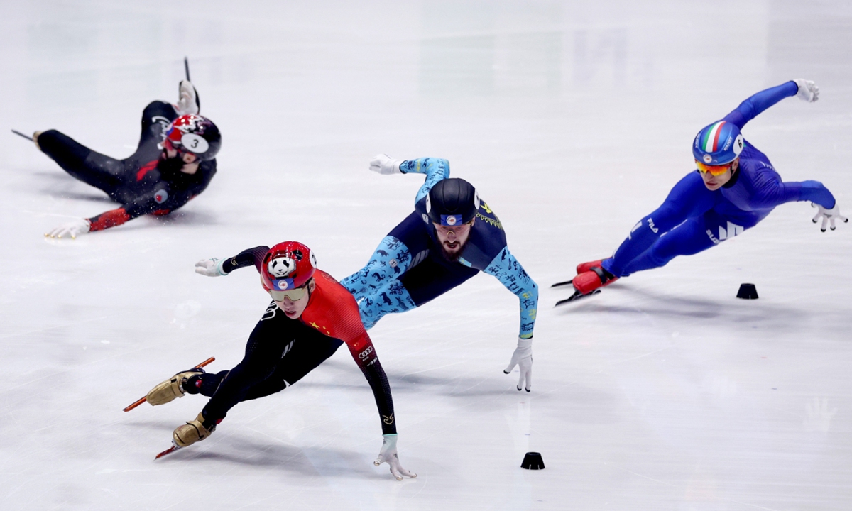 O chinês Lin Xiaojun compete na final masculina de 500m durante o Campeonato Mundial de Patinação de Velocidade em Pista Curta de 2024 da ISU na AHOY Arena em 16 de março de 2024 em Roterdã,<strong>cassino caça niquel gratis -</strong> na Holanda. Foto: VCG