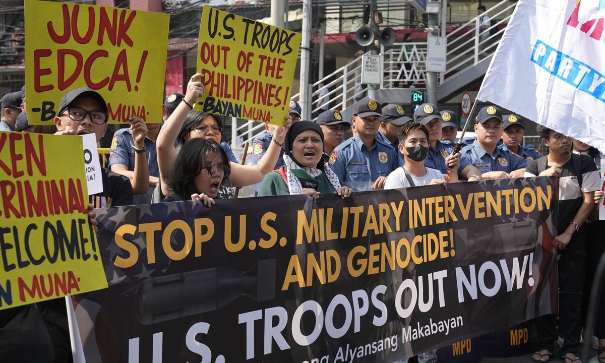 Protesters shout slogans against the visit of U.S. Secretary of State Antony Blinken during a rally near the Malacanang presidential palace in Manila, Philippines on Tuesday, March 19, 2024. Photo: VCG