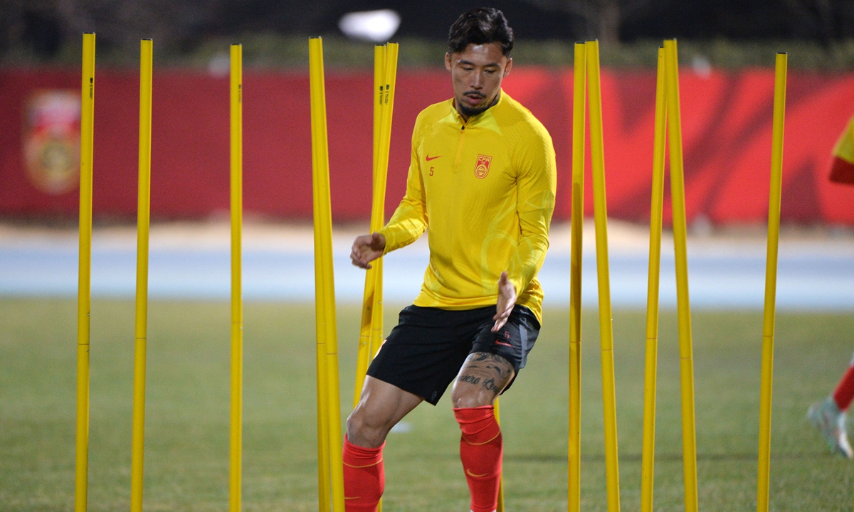 Chinese national soccer team captain Zhang Linpeng in a training session on March 23, 2024 in Tianjin  Photo: VCG