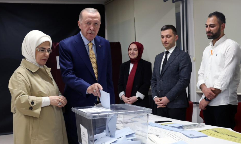 Turkish President Recep Tayyip Erdogan casts his vote in Istanbul, Türkiye, March 31, 2024. Voters flocked to the polls on Sunday in Istanbul, Türkiye's financial and cultural hub, for the country's local elections. (Turkish Presidency/Handout via Xinhua)