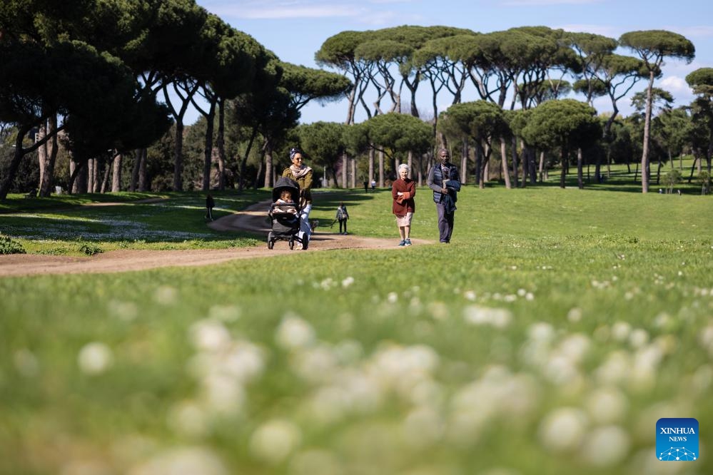 People take a walk at Villa Doria Pamphilj in Rome, Italy, March 21, 2024.(Photo: Xinhua)