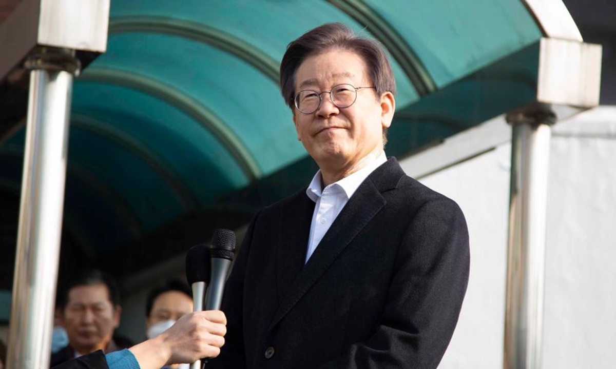 Lee Jae-myung, leader of South Korea's main opposition Democratic Party, speaks before leaving Seoul National University Hospital in Seoul, South Korea, Jan. 10, 2024.Photo: Xinhua