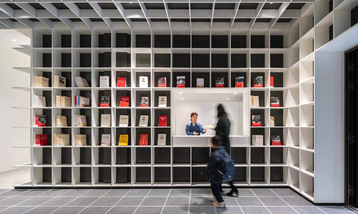 Readers visit the Yangzheng Library in Tianshui, Gansu Province.  Photo: Courtesy of SAKO Architects
