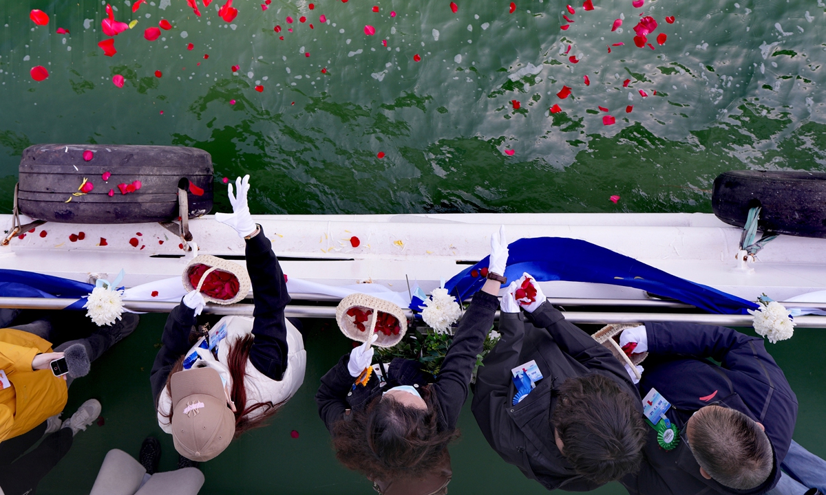 The civil affairs departments of Beijing, Tianjin, and Hebei collaborated in hosting an event where people could scatter ashes into the sea as a special sea burial ship, carrying the ashes of 35 deceased individuals, set sail toward the Bohai Bay in Tianjin on March 31, 2024. Photo: IC