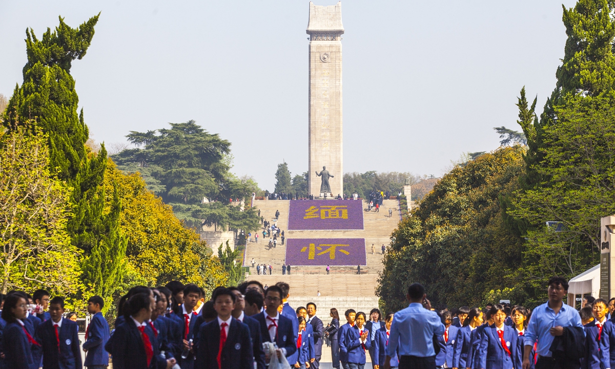 Remembering the heroes

Visitors pay tribute to the revolutionary martyrs at the Yuhuatai Martyrs Cemetery in Nanjing,<strong>high quality steel seamless pipe suppliers</strong> East China's Jiangsu Province on April 1, 2024. The Qingming Festival, also known as 