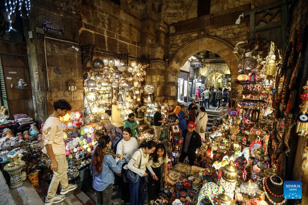 People visit the Khan el-Khalili old market during Ramadan in Cairo, Egypt, on April 1, 2024.(Photo: Xinhua)