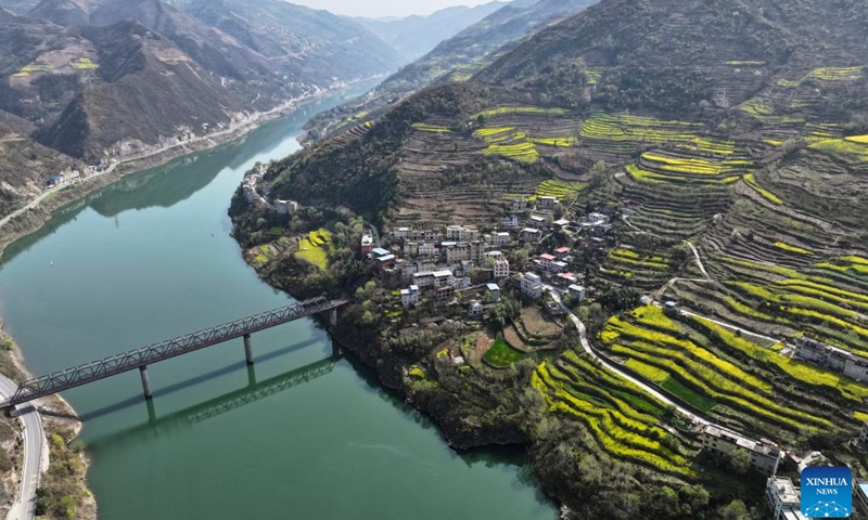 An aerial drone photo taken on March 22, 2024 shows the scenery of Gouyuan Township in Xunyang, northwest China's Shaanxi Province.(Photo: Xinhua)