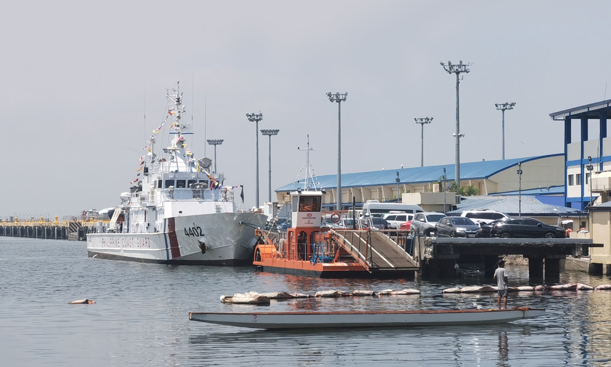 The Philippine Coast Guard (PCG) vessel MRRV-4402, a boat that has repeatedly illegally entered China's Huangyan Dao and Ren'ai Jiao, is docked at PCG's headquarters in Manila on March 27, 2024. Photo: Hu Yuwei/GT