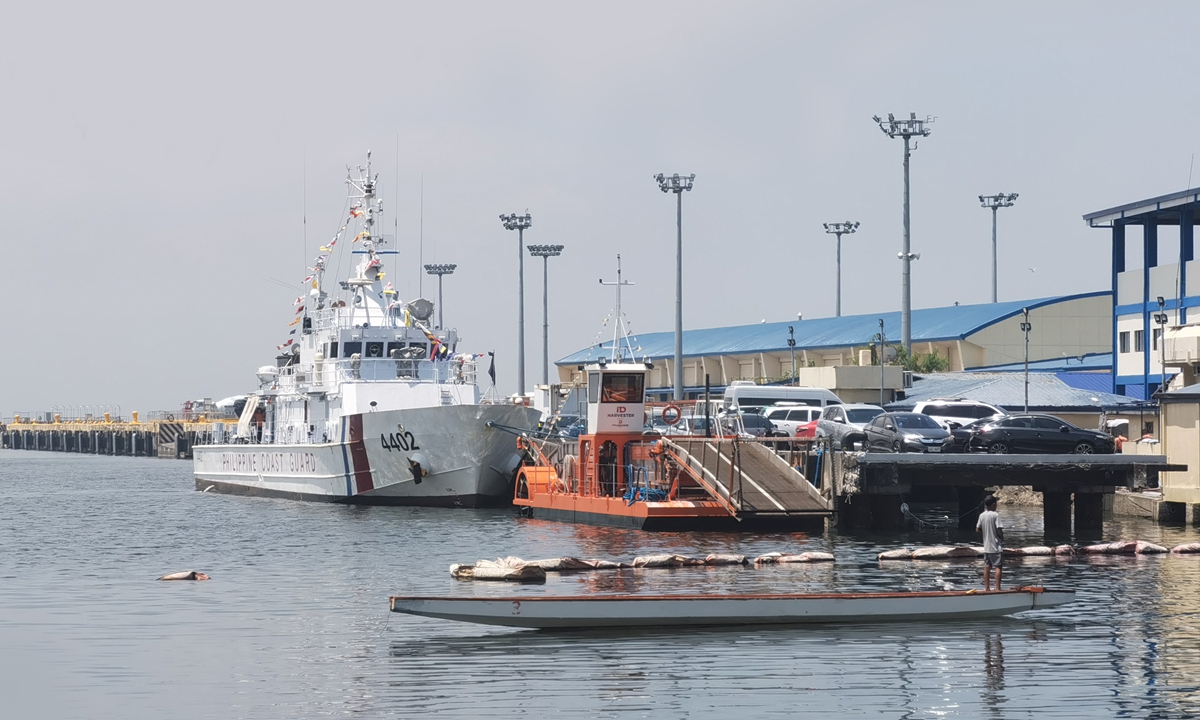 The Philippine Coast Guard (PCG) vessel MRRV-4402, a boat that has repeatedly illegally entered China's Huangyan Dao and Ren'ai Jiao, is docked at PCG's headquarters in Manila on March 27, 2024. Photo: Hu Yuwei/Global Times