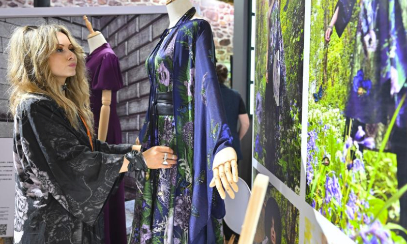 An exhibitor arranges exhibits at the national pavilion of Ireland during the fourth China International Consumer Products Expo (CICPE) in Haikou, capital city of south China's Hainan Province, April 14, 2024. Lasting from April 13 to 18, the expo themed Share Open Opportunities, Co-create a Better Life will host over 4,000 brands from 71 countries and regions, showcasing their novel and upmarket products for global consumers.

Ireland is the guest of honor at this year's expo, with a dedicated exhibition venue showing the country's scientific and technological innovation, education, investment, tourism and culture. (Xinhua/Guo Cheng)