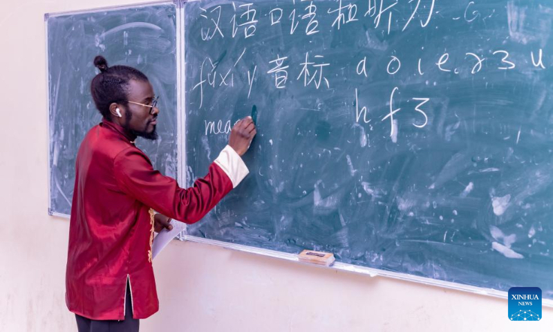Sema gives a Chinese language class at the University of Buea in southwestern Cameroon, April 18, 2024. (Xinhua/Muleng Timngum)