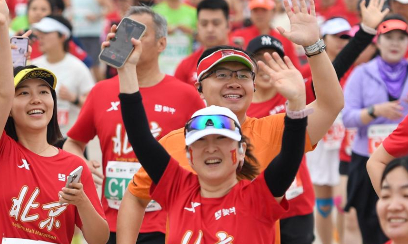 Runners start during the Bejing Half Marathon 2024 in Beijing, capital of China, April 14, 2024. (Xinhua/Ju Huanzong)